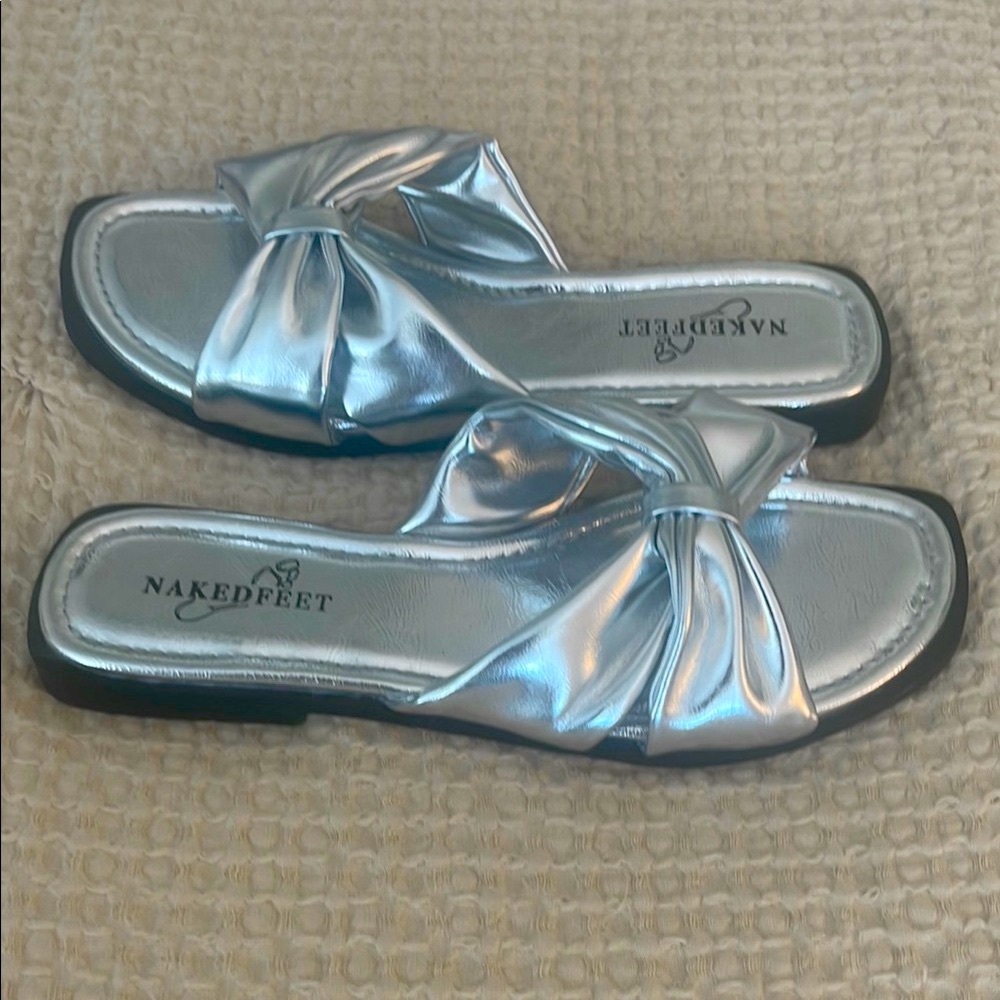 NWOT Silver Slide Sandals Women’s 7.5 - Picture 4 of 6